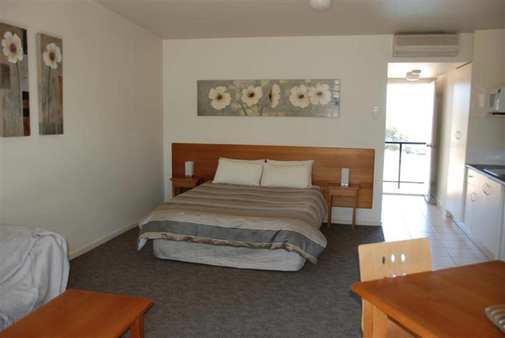 Metung Waters Motel And Apartments Eksteriør billede